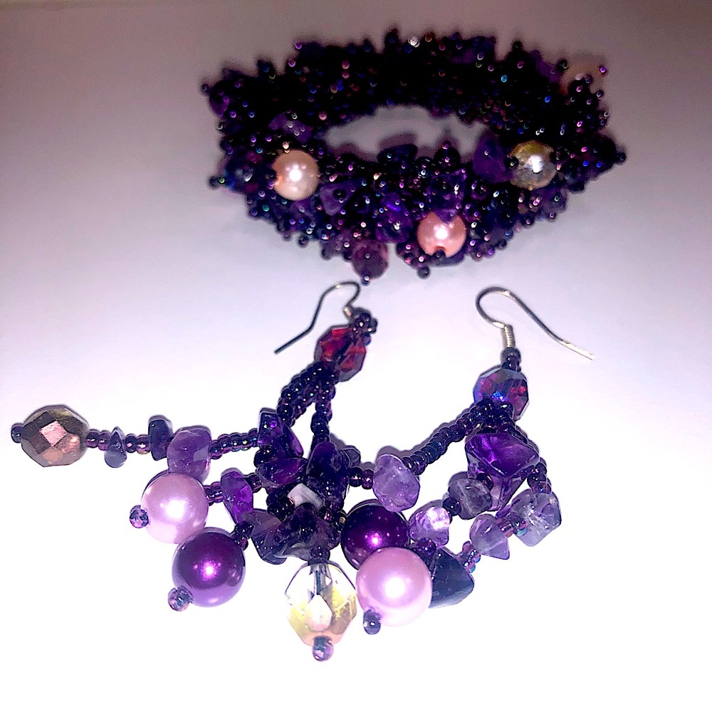 NWOT BUNDLE purple bead bracelet and earrings